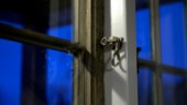 Misstänkt fönstertittare avlägsnades av polis – ryckte i altandörr: "Mycket obehagligt"