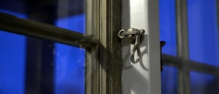 Misstänkt fönstertittare avlägsnades av polis – ryckte i altandörr: "Mycket obehagligt"