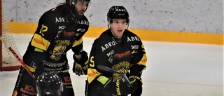 Duktige forwarden återvänder till Vimmerby Hockey • "Det känns riktigt gött att vara tillbaka"