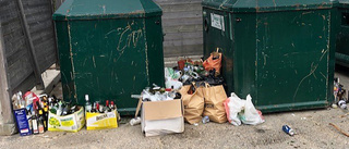 Nedskräpning på återvinningsstationen upprör: ”Det ser förjävligt ut”