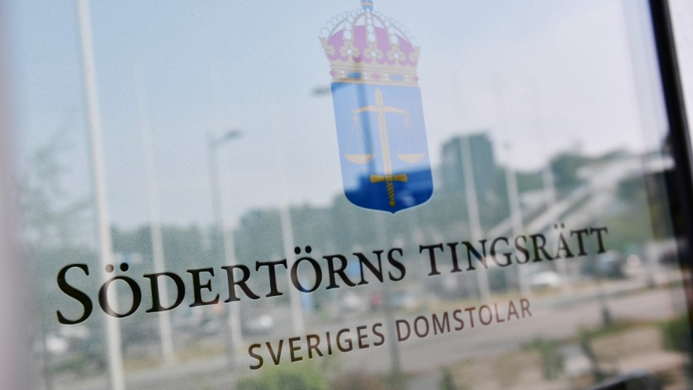 Personerna häktades vid Södertörns tingsrätt under fredagen. Arkivbild.
