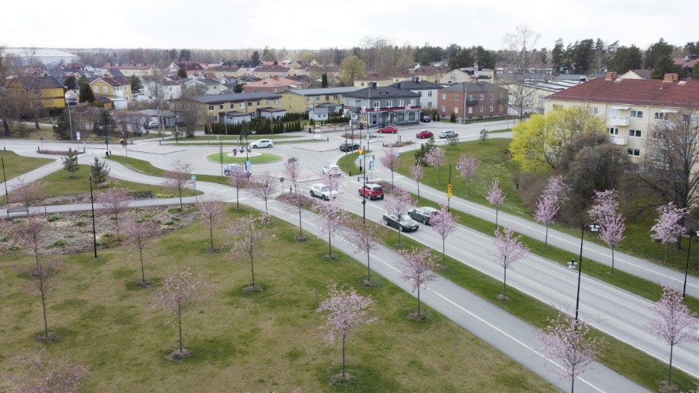 Infrastrukturchef på Katrineholms kommun, Johnny Ljung, ger svar på en insändare och presenterar olycksstatistik före och efter ombyggnad av vägar i Katrineholm.