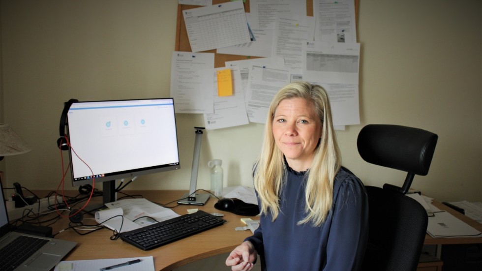 Cirka 50 kommuner i Sverige har utbildats i "Samtal om våld", enligt utbildningsansvariga. Josefine Alexandersson är enhetschef för barn och familj/familjeteamet på Vimmerby kommun där man arbetar utifrån modellen.