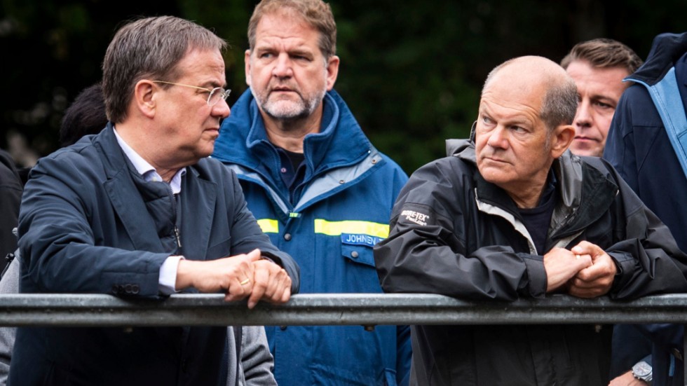 Armin Laschet, till vänster, och Olaf Scholz, till höger, gör upp om att bli förbundskansler. Arkivbild.