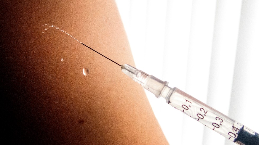 En elev i Halmstad fick vaccin med begagnad nål. Arkivbild.