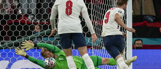 Fans sköt laser mot Danmarks målvakt – UEFA utreder