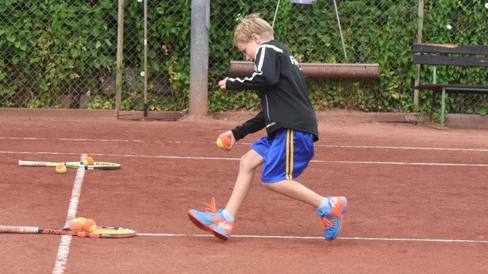 Deltagarna fick prova på många olika övningar och spela mycket tennis.