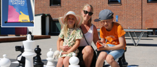 Säsongspremiär för Sommardäcket – sol, gemenskap och vinst i schackspel
