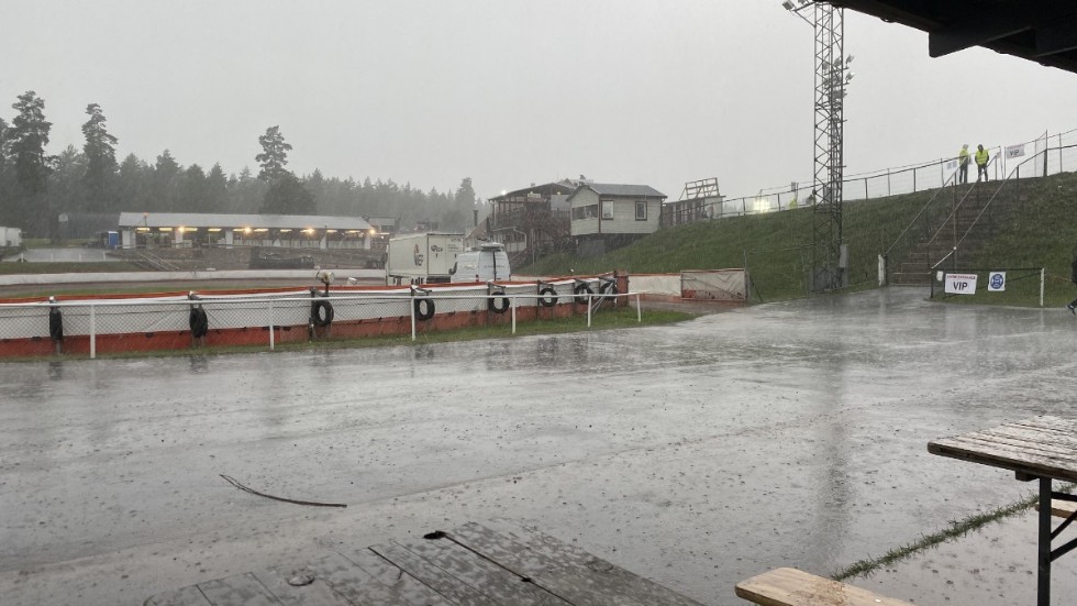 Regnet har orsakat att starten för årets GP i Målilla skjuts fram.