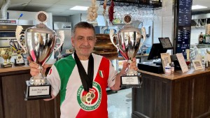 Pizzajonglören Zeki nu SM-medaljör och på väg mot VM