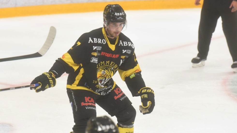 William Alftberg missar Vimmerby Hockeys match mot Köping.