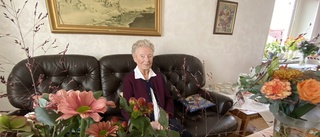Tre trappor utan hiss inget problem för 100-åriga Märta: "Jag promenerar varje dag"