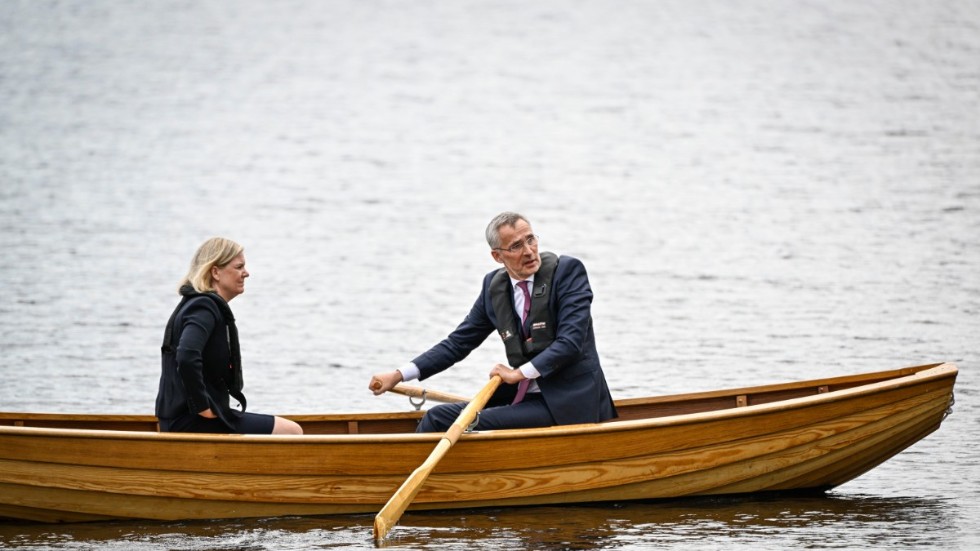 Statsminister Magdalena Andersson (S) och Natos generalsekreterare Jens Stoltenberg tog även en roddtur i ekan.