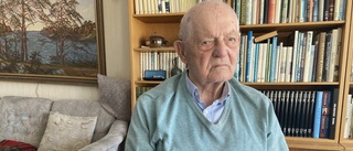 Nyköpingspolisen Hans, 98, träffade Clark Olofsson efter mordet på kollegan: "Jag hade bytt pass den natten" 