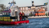 Kanalbåtens premiärtur slutade i dramatik – gick på grund och tog in vatten: "Det var ju lite otur "