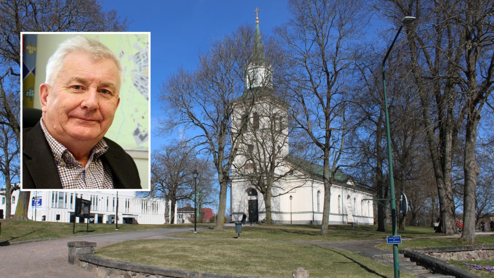 "Att det ska ske är sagt, men det är under förutsättningarna att man beviljas de tillstånd som krävs", säger Magnus Carlsson, ordförande i kyrkorådet om planerna på en lekplats i aslutning till kyrkan.