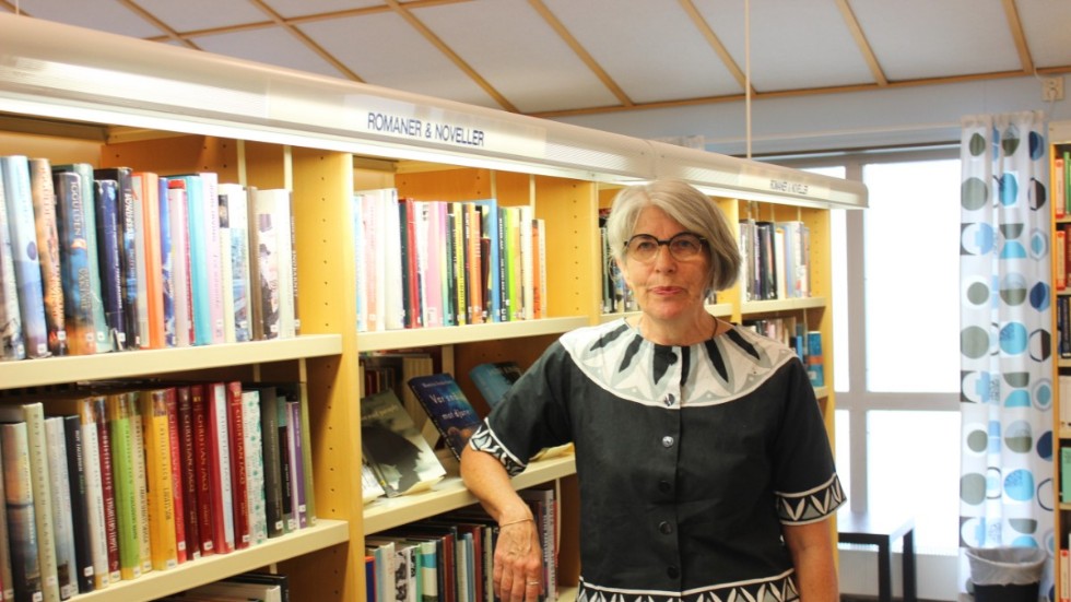 "Vi kommer att ha stängt för besök under den här veckan och nästa", säger Karin Håkansson, biblioteksansvarig.