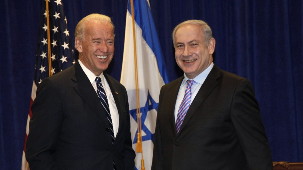 De politiska veteranerna Joe Biden och Benjamin Netanyahu har känt varandra länge – här ses de tillsammans 2010. Arkivbild.