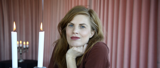 Carola Hansson kan prisas för årets bok