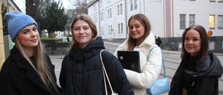 Efter beskedet: "Ska jag dansa själv framför spegeln?"