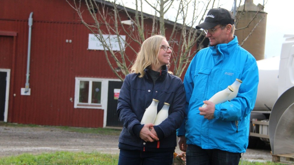 I 31 år har Susanne och Per Johansson varit mjölkbönder i Kinda. Nu prisas de av kommunen för sina kreativa "sidoverksamheter".
