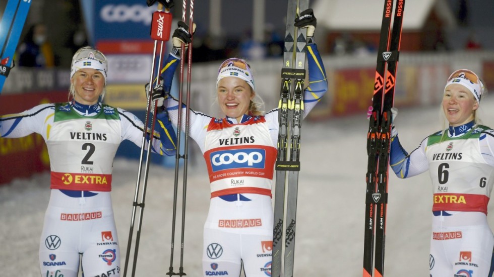 Linn Svahn i mitten, Maja Dahlqvist till vänster och Jonna Sundling till höger, tog hem de tre högsta placeringarna på fredagen.