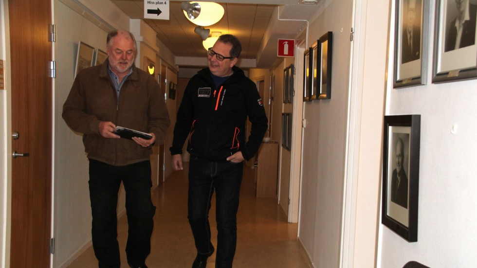 Anders Ljung (C) och Lars Karlsson (L) fick se sitt budgetförslag klubbas igenom av kommunfullmäktige.