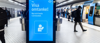 Trängsel i Stockholms tunnelbana efter stopp