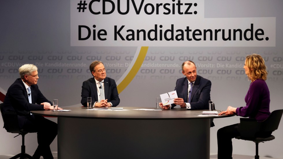 De tre kandidaterna som vill ta över ledarposten i CDU: Norbert Röttgen (t v), Armin Laschet (mitten) och Friedrich Merz (t h).