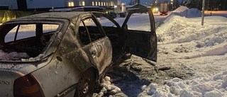 Väcktes av smäll i Luleå – bil stod i lågor