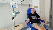 Cancerpatienten Tino: "Känns som om resorna med ersättningsbuss till slut tar livet av mig"