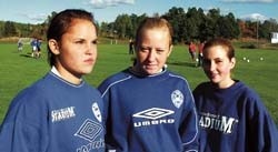 Fotboll i skolan lockar flickor
