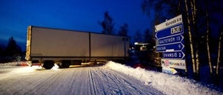 Lastbilar fara på vinterväg