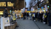 Skelleftebor tog ställning mot Putins krig – hundratals samlades på Guldtorget