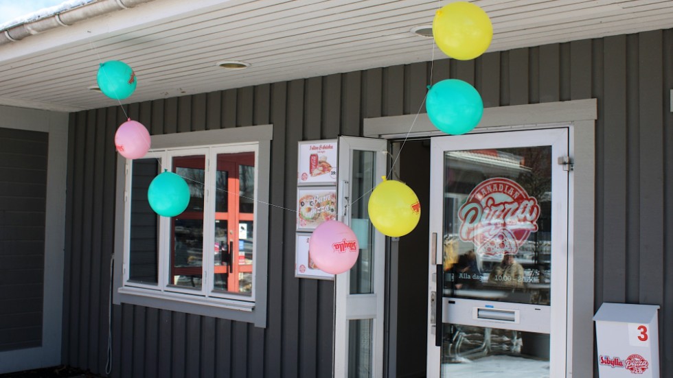 Canadian Pizza ligger i samma byggnad som Sibylla på Västra Tullportsgatan i Vimmerby.