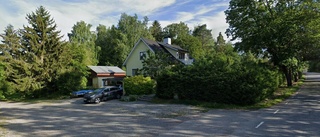 Nya ägare till villa i Järlåsa - prislappen: 3 550 000 kronor