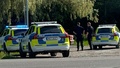 Polisinsats i Skäggetorp – tre polisbilar på plats
