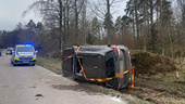 Bil voltade vid olycka i Tinnerö – polisen misstänker rattfylleri