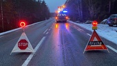 Totalstopp i trafiken på riksväg 40: lastbil fick sladd och välte