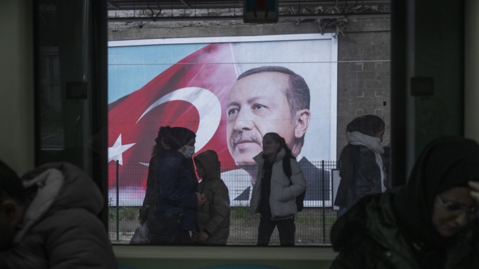 Den turkiske presidenten Recep Tayyip Erdogan har fått förstärkning inför det kommande valet. De båda huvudkoalitionerna innehåller nu partier från vitt skilda bakgrunder. Arkivbild.