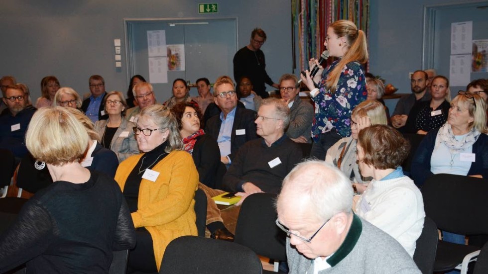 Ett 100-tal politiker och tjänstemän från hela Kalmar län diskuterade barnkonventionen som blir lag från och med 2020.