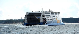 Gotlandsbåten lagd på is