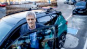 Eltaxi laddas trådlöst – bilen hittar plattan