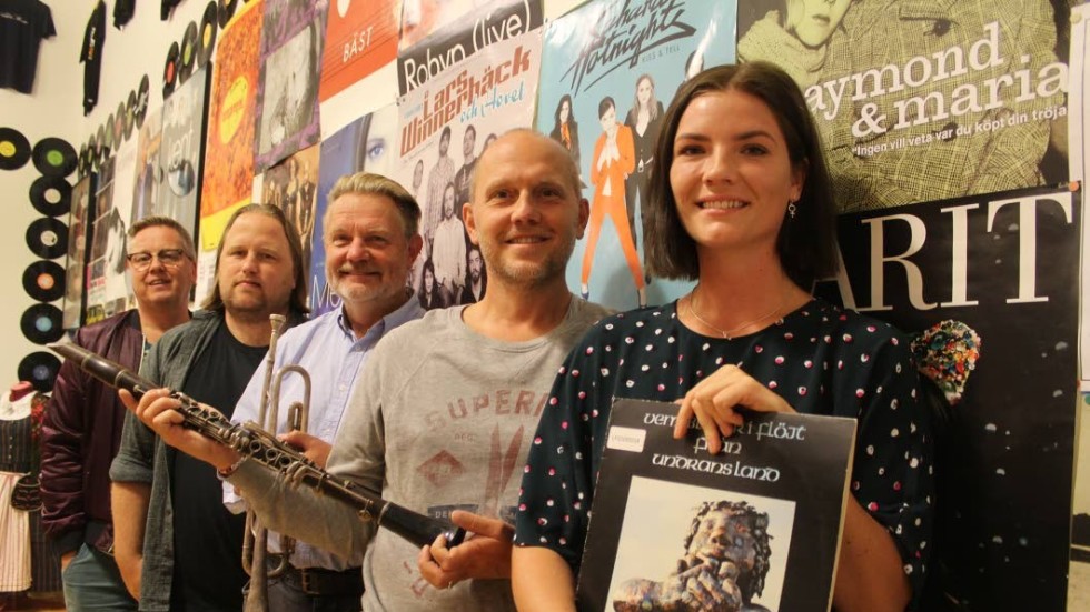 Det lokala musiklivet i kommunen lyfts fram på Musik Non Stop, som engagerar Patricia Birgersson, Stefan Ölvebring, Thomas Åstrand, Emil Elofsson och Putte Svensson Sahlin.