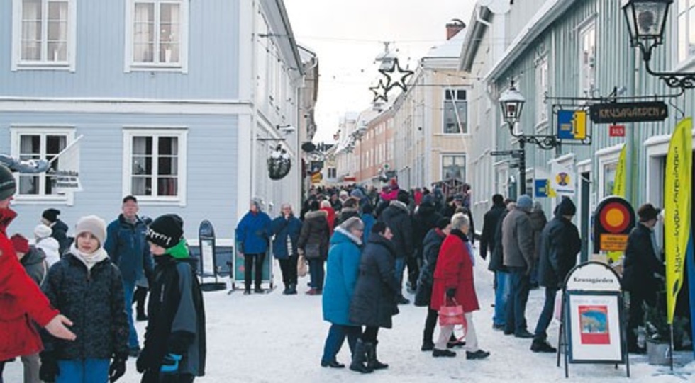 Gatorna var fulla av besökare. Foto: Isabella Lindström