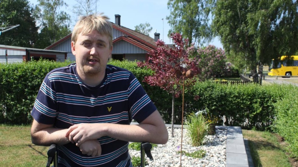 Filip Svensson tycker att han fått lite upprättelse sedan IVO slagit fast att vården brast, både på akutmottagningen i Västervik och vid hand- och plastikkirurgen i Linköping, i samband med att han sågade av sig ett finger.