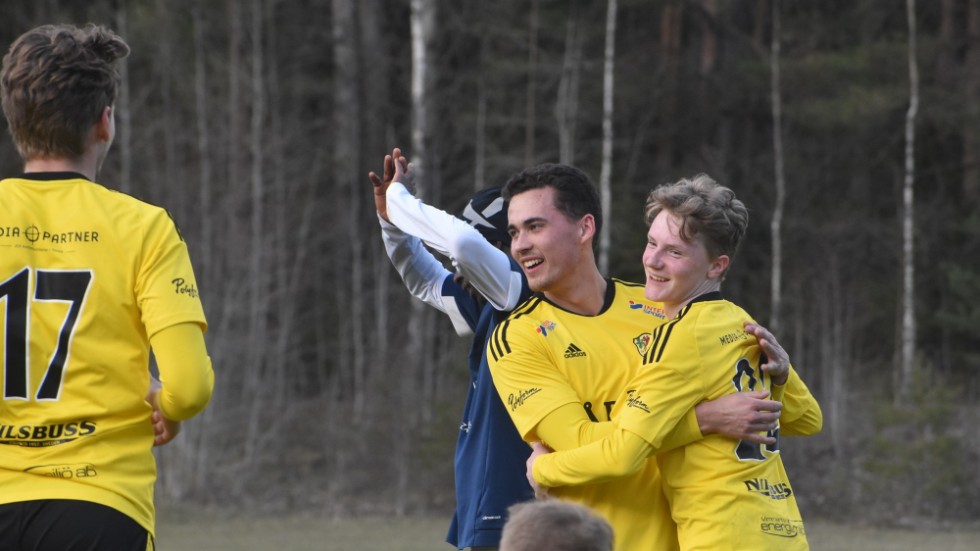 Unge Theo Zeylon Thoresson höll sig framme och gjorde mål för Vimmerby i cupmatchen. 