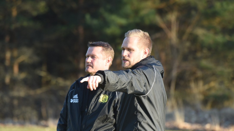 Patrik Wärnehall (t.v.) arbetar fortsatt med att hitta en assisterande tränare till Ola Lindblom.
