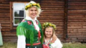 Stövelkastning på meänkieli – så firades midsommar i Jukkasjärvi