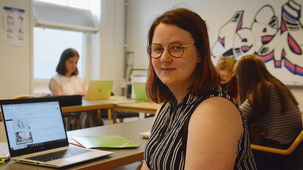 Tess Rikardsson är handledare i projektet. Till vardags jobbar hon just med att få ungdomar att bli mer intresserade av läsning, litteratur och skrivande.